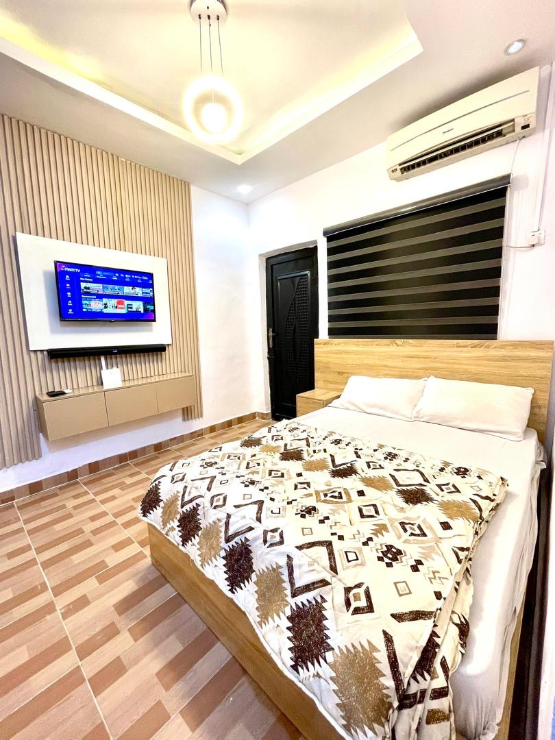 Affordable studio interior, Akoka